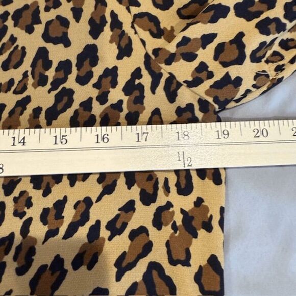Liz Claiborne Petite Leopard Print Button Front Blouse Size Small Petite - Picture 6 of 9